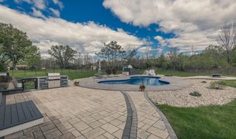 917 McDonald Dr, Amsterdam, NY 12070