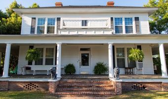 66 Weaver St, Baxley, GA 31513