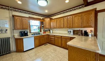 802 7th St, Britton, SD 57430