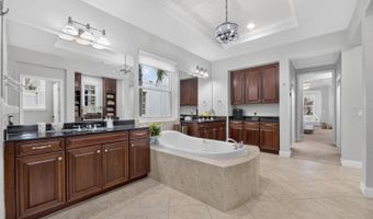 713 ISLEBAY Dr, Apollo Beach, FL 33572