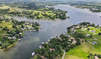 1066 Lake Viking Ter, Altamont, MO 64620