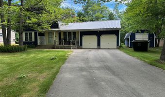 58 Ridgewood Dr, Baileyville, ME 04694