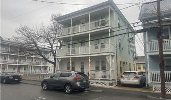 37 Central St, Lincoln, RI 02838