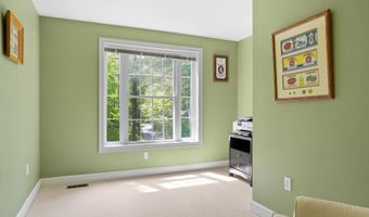 21 Wiggin Rd, Bedford, NH 03110