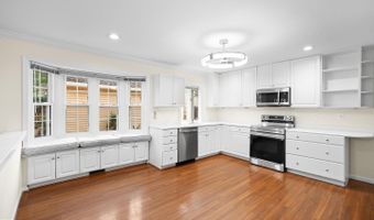 34 N GARFIELD St, Arlington, VA 22201