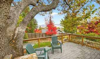 697 Oak Knoll Dr, Ashland, OR 97520