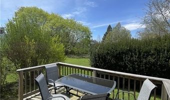 16 Dudley Ave 6, Newport, RI 02840