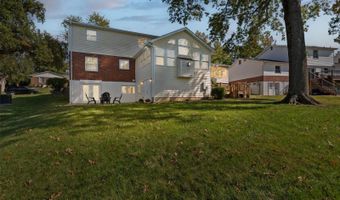 855 Green Lantern Ln, Ballwin, MO 63011