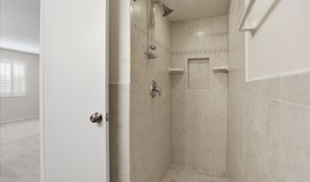 5340 HOLMES RUN Pkwy 904, Alexandria, VA 22304