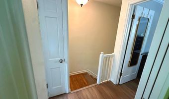 2723 FARNSWORTH Dr, Alexandria, VA 22303