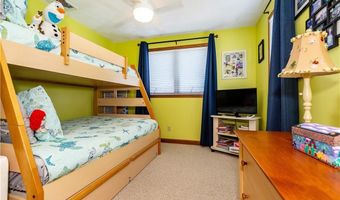 276 Bonnet Point Rd, Narragansett, RI 02882