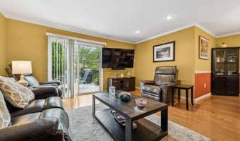 15 Kennedy Ct, Middletown, NJ 07748