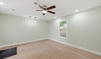 22125 Driftwood Ln, Abingdon, VA 24211