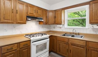 7106 JAYHAWK St, Annandale, VA 22003
