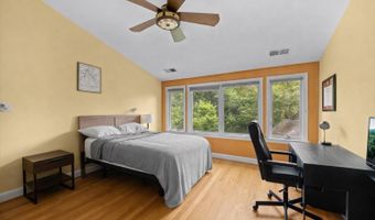 4812 7TH St N, Arlington, VA 22203