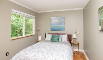 406 Manor Dr, Ann Arbor, MI 48105