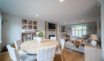 136 Aldrich Rd, Glocester, RI 02857