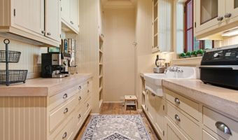 965 Eastman Dr, Bigfork, MT 59911