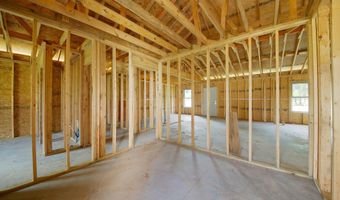 101 LLOYD HENDERSON Rd, Beebe, AR 72012