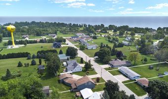 210 E GREENFIELD Ave, Algoma, WI 54201
