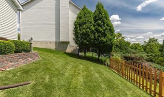 733 Castle Ridge Dr, Ballwin, MO 63021