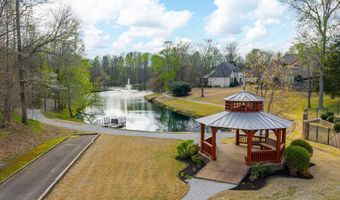 104 LOCHMEADE Dr, Atoka, TN 38004
