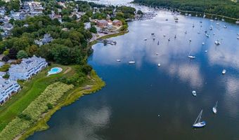 152 Crompton Ave 12, East Greenwich, RI 02818