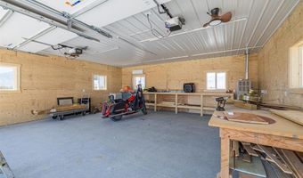 5 Cowboy Dr, Clark, WY 82435