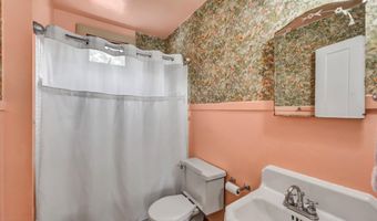 44 Maple Ave, Canton, CT 06019
