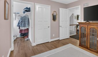 5973 SEARL Ter, Bethesda, MD 20816