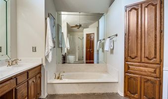 4019 Bobbin Ln, Addison, TX 75001