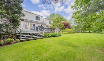 10 Bartlett Rd, Middletown, RI 02842