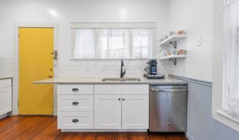 590 17TH St, Astoria, OR 97103