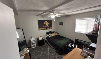 112 Renfrew Ave, Adrian, MI 49221