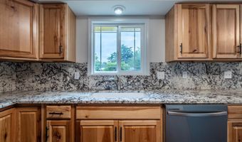 950 NE 1ST St, Bandon, OR 97411