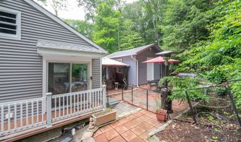 116 Chestnut Ridge Rd, Bethel, CT 06801