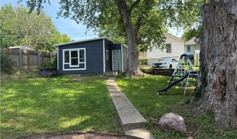 928 S 6th St, Atchison, KS 66002