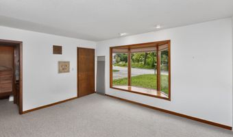 200 Westbend Cir, Ames, IA 50014