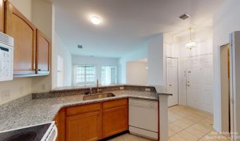 2802 S Knightsbridge Cir, Ann Arbor, MI 48105
