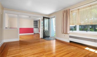 30 Winthrop St, East Providence, RI 02915