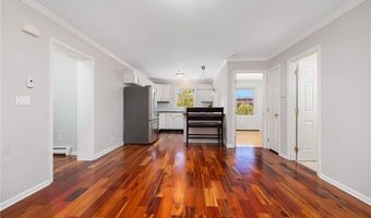 231 Maple Ave 204, Newport, RI 02840