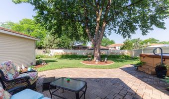 554 N Green Ridge St, Addison, IL 60101