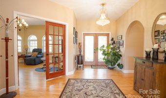 12 Riverview Dr, Bakersville, NC 28705