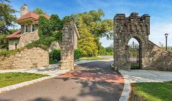 821 GREENWICH Dr, Ambler, PA 19002