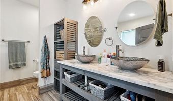 229 JAGUAR Dr, Arabi, LA 70032