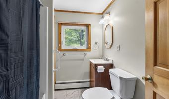 241 E Hardscrabble Rd, Auburn, ME 04210