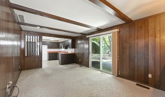 405 Hilltop Dr, Angola, IN 46703