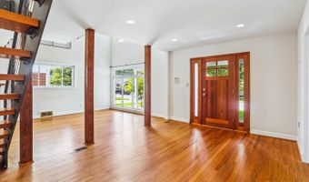 9819 PARKWOOD Dr, Bethesda, MD 20814