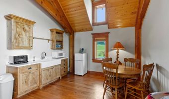 300 Eagle Point Dr, Albany, KY 42602
