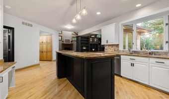 602 24th St NW, Austin, MN 55912